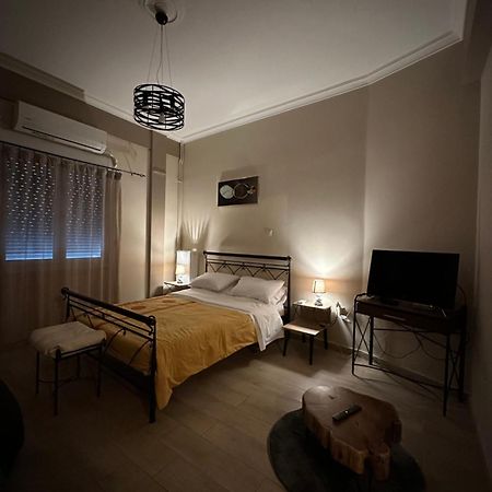 Ferienwohnung Ζεστή Φωλίτσα Στο Κέντρο. Athen Exterior foto