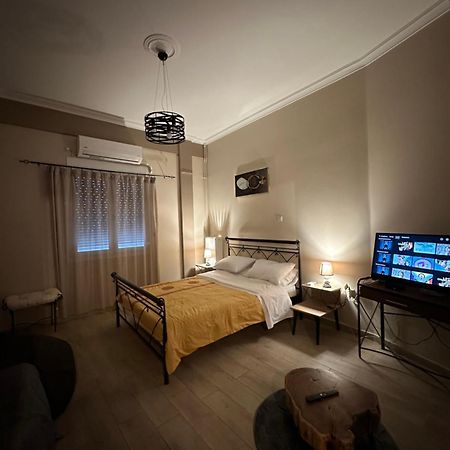 Ferienwohnung Ζεστή Φωλίτσα Στο Κέντρο. Athen Exterior foto
