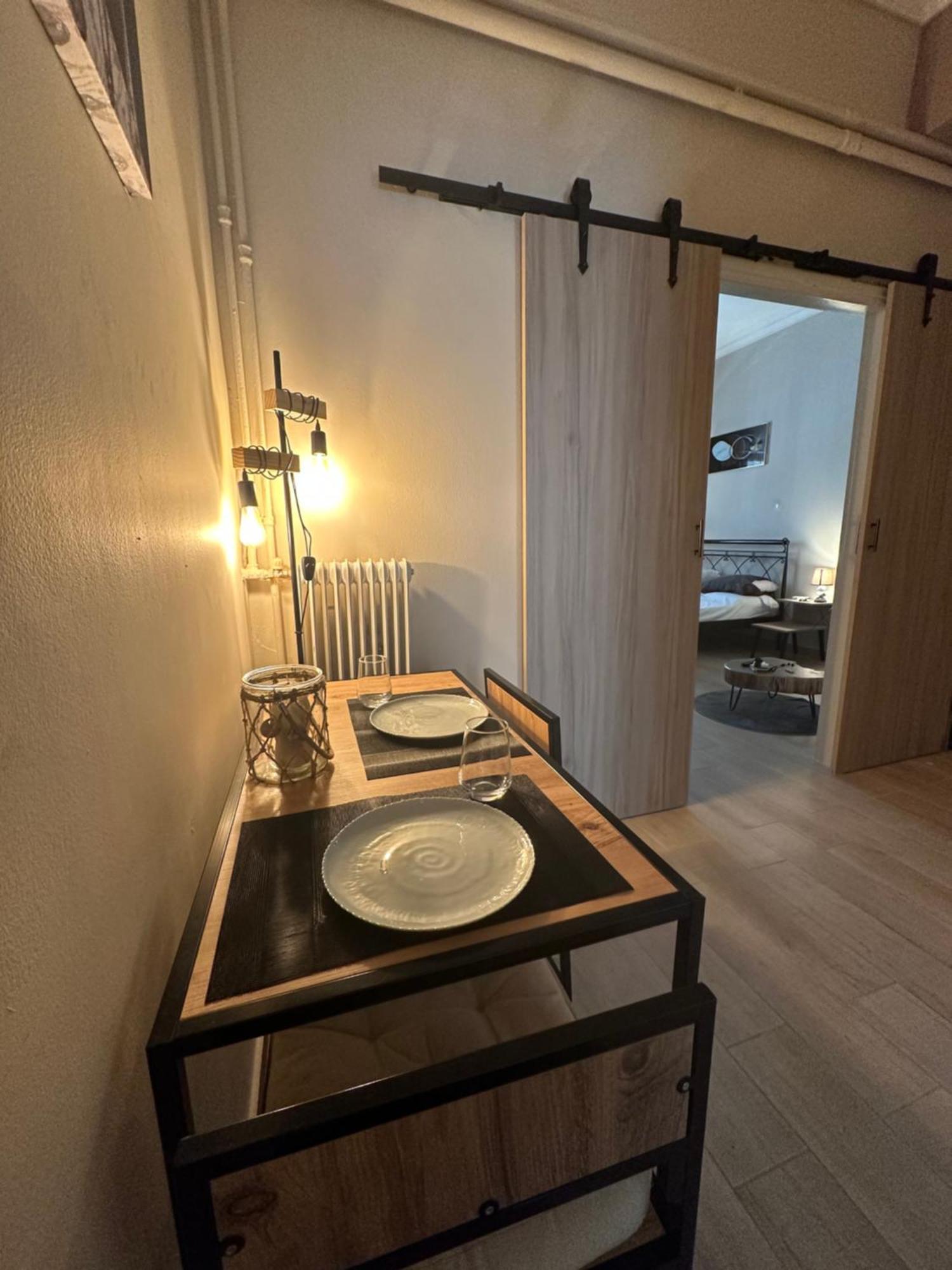 Ferienwohnung Ζεστή Φωλίτσα Στο Κέντρο. Athen Exterior foto